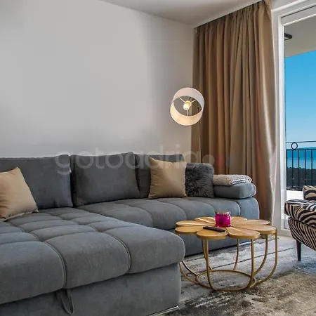 Smaragd - Rubin - Luxury With Shared Pool Apartamento