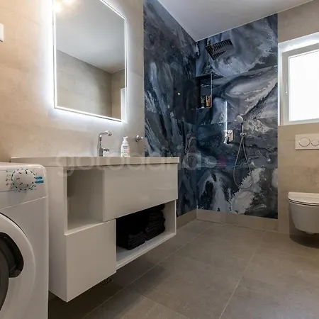 Smaragd - Rubin - Luxury With Shared Pool Apartamento