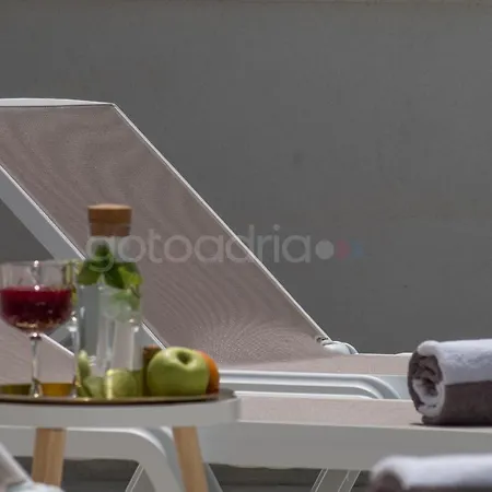 Apartamento Smaragd - Rubin - Luxury With Shared Pool Makarska
