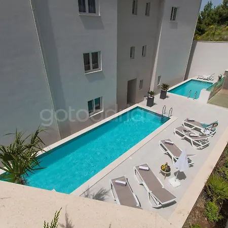 Lägenhet Smaragd - Rubin - Luxury With Shared Pool Makarska